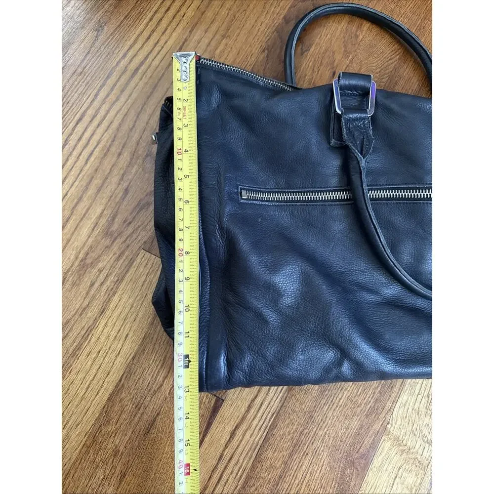 MUSIKA FRERE Handcrafted Leather Duffle Bag